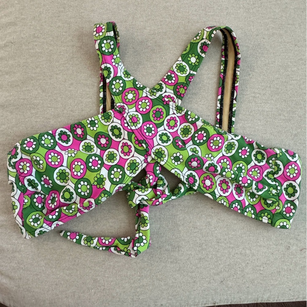 Underboob style tie top